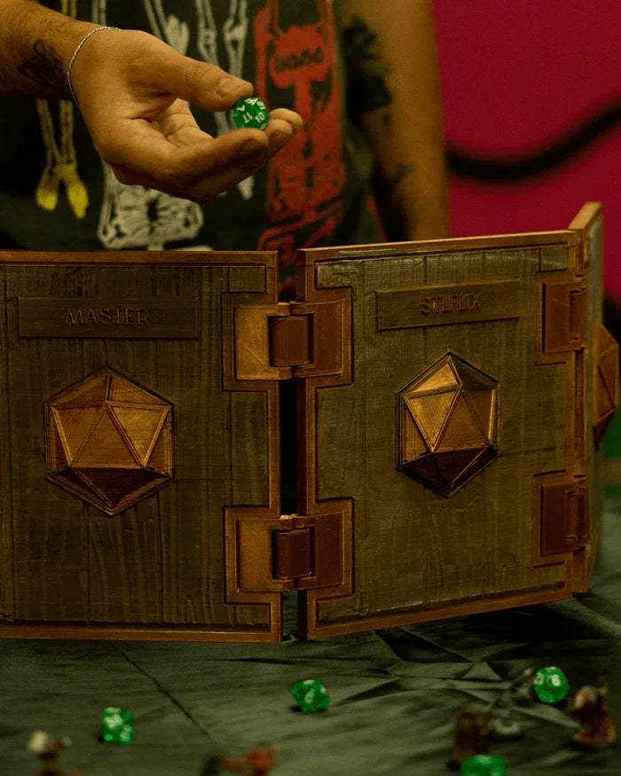Customizable Dungeon Master Shield
